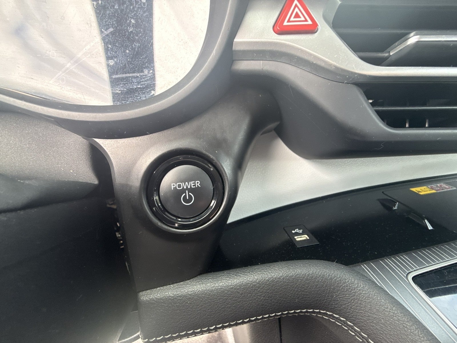 2025 Toyota Sienna LE