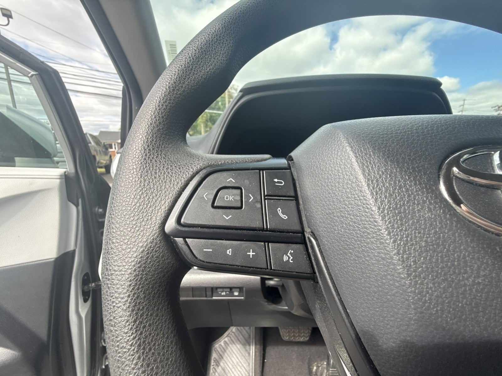 2025 Toyota Sienna LE