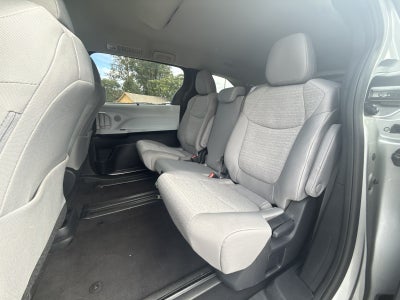 2025 Toyota Sienna LE