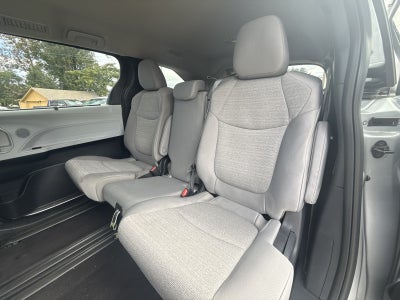 2025 Toyota Sienna LE