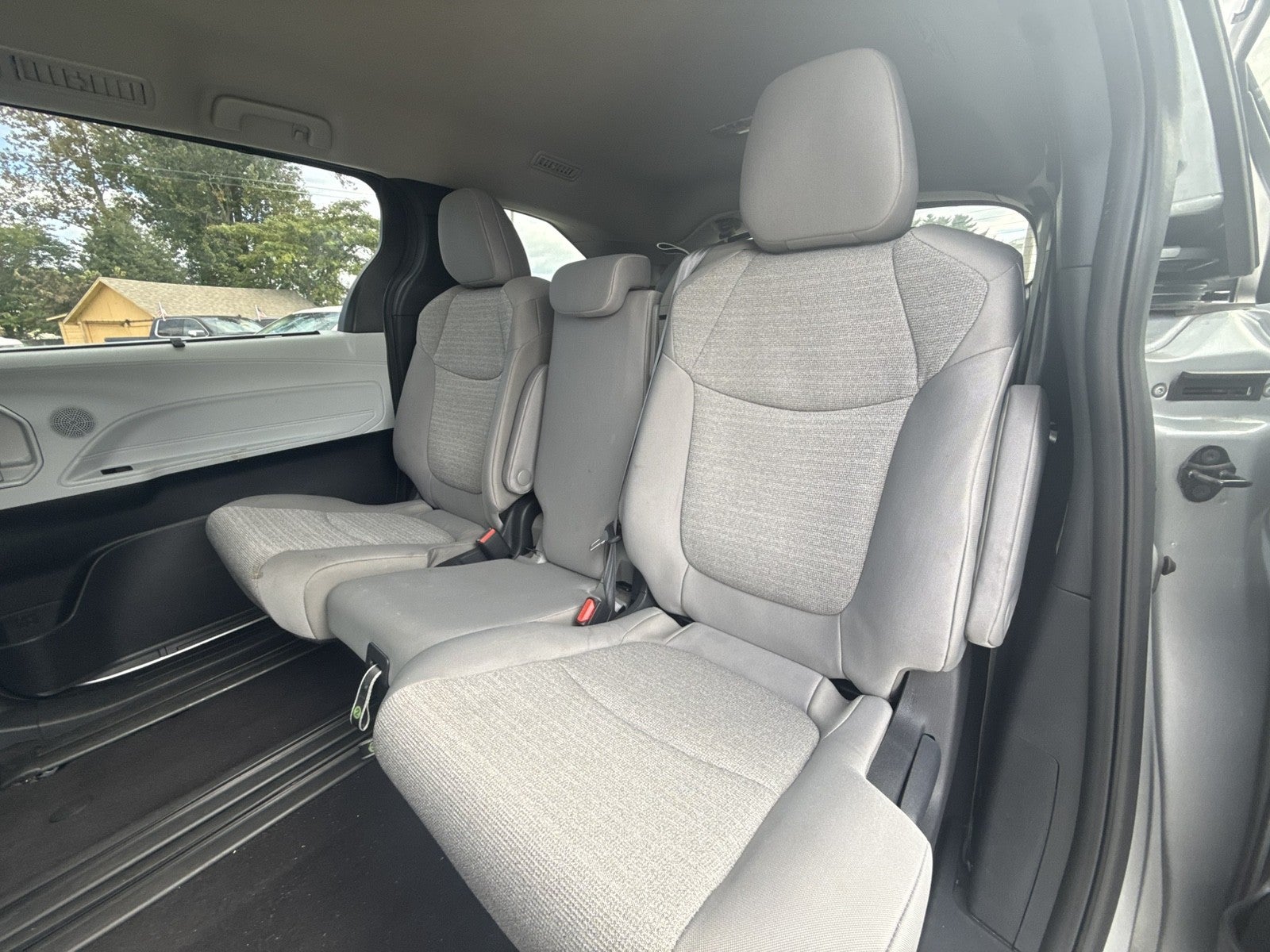 2025 Toyota Sienna LE