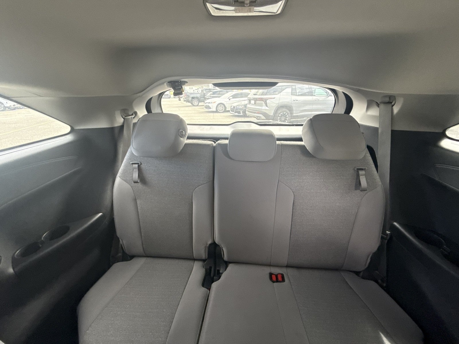2025 Toyota Sienna LE