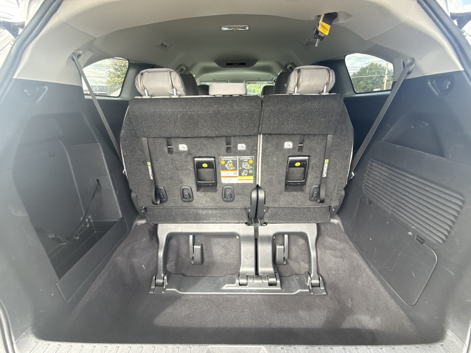 2025 Toyota Sienna LE