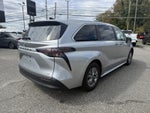 2025 Toyota Sienna LE