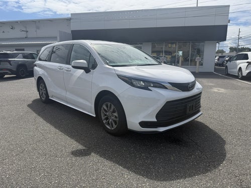 2025 Toyota Sienna LE