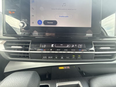 2025 Toyota Sienna LE