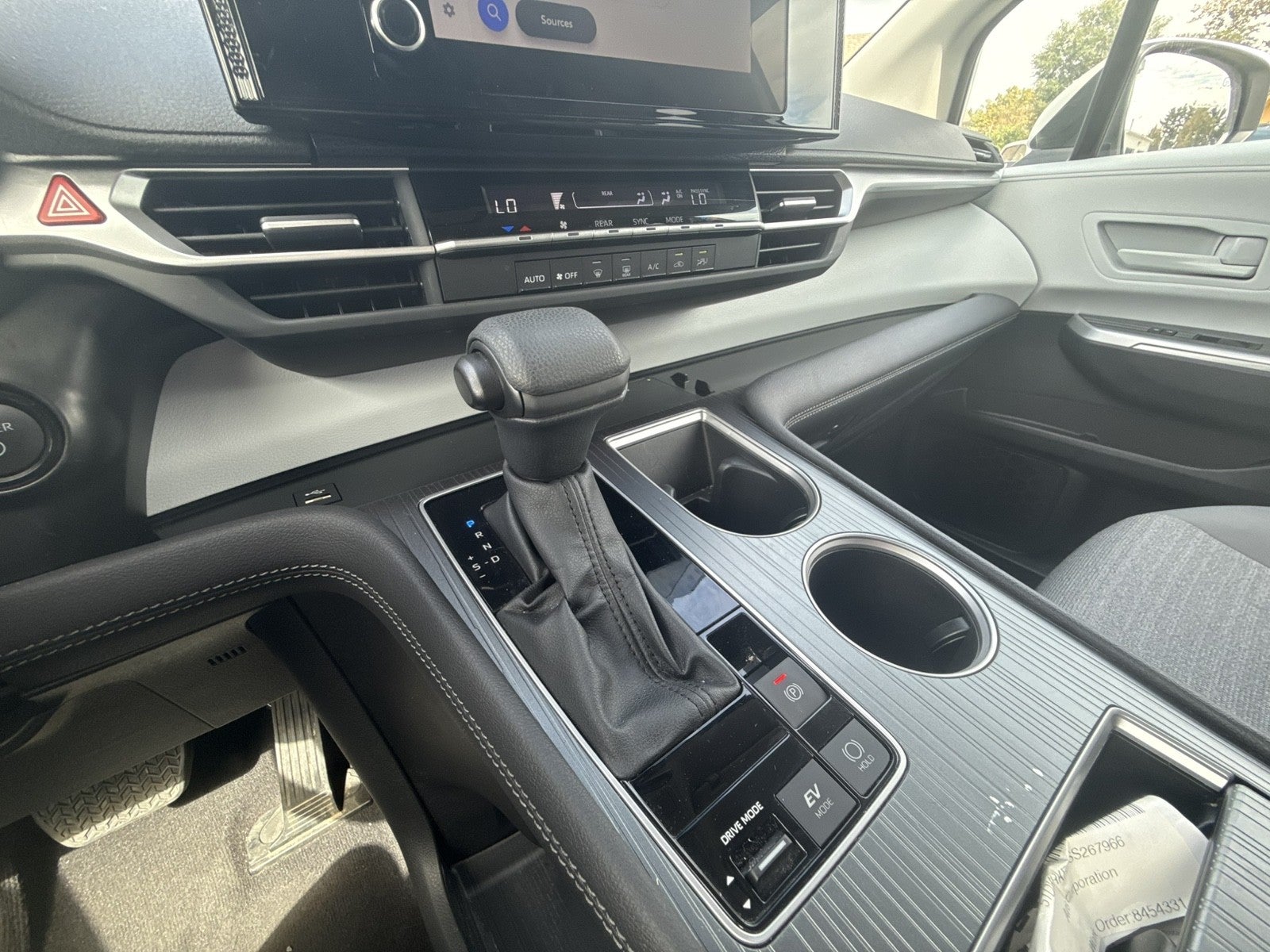 2025 Toyota Sienna LE