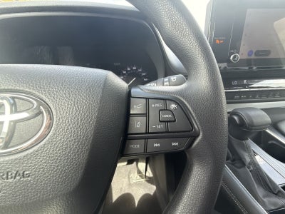 2025 Toyota Sienna LE