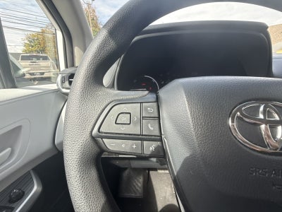 2025 Toyota Sienna LE