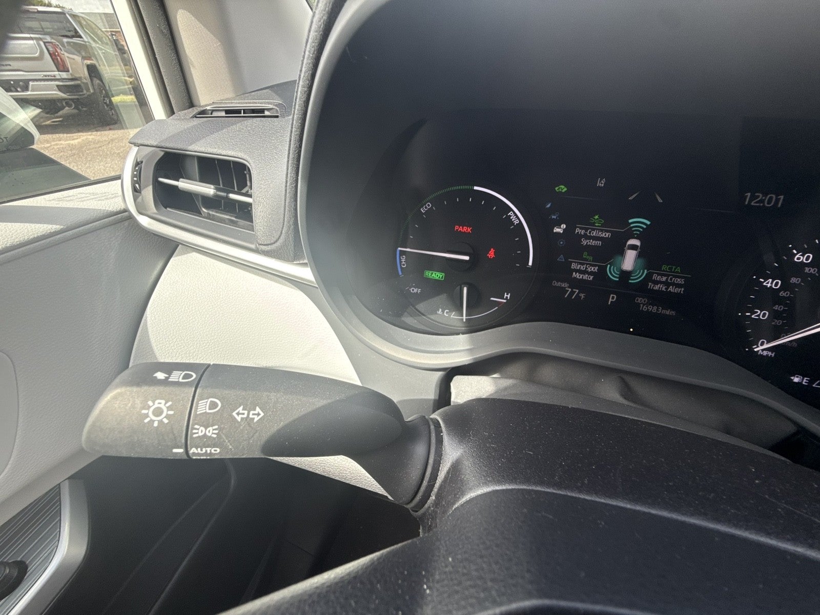 2025 Toyota Sienna LE