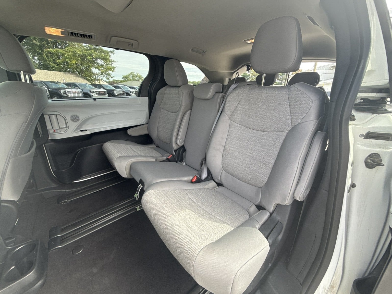 2025 Toyota Sienna LE