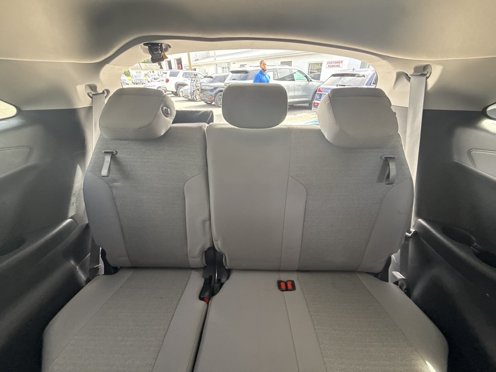 2025 Toyota Sienna LE