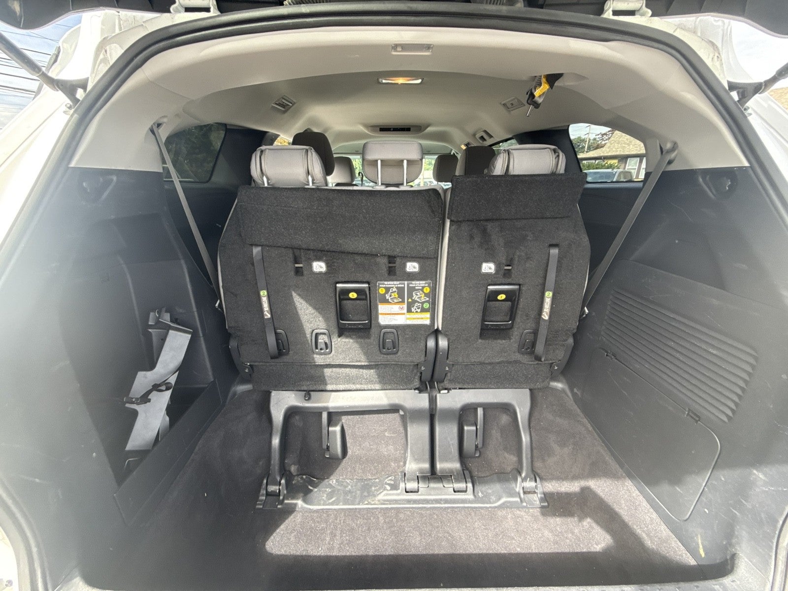 2025 Toyota Sienna LE