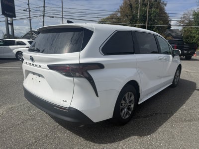 2025 Toyota Sienna LE