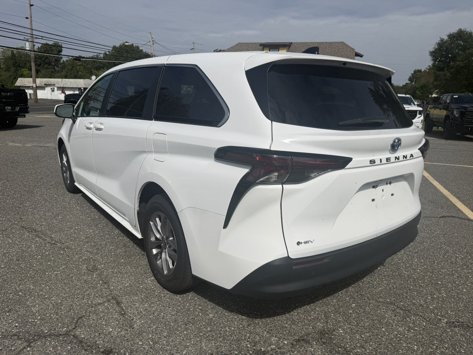 2025 Toyota Sienna LE