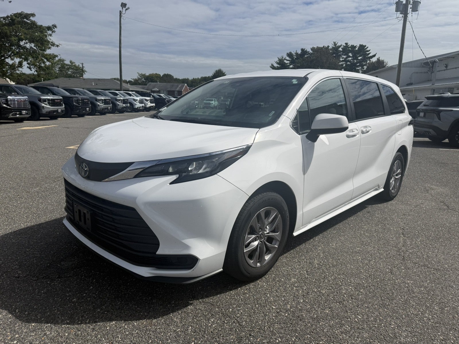2025 Toyota Sienna LE