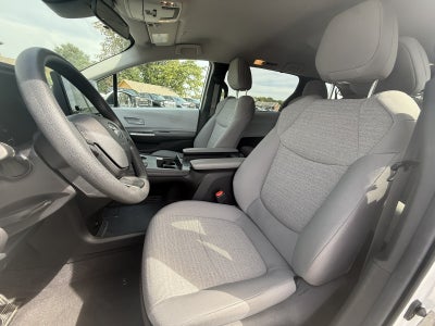 2025 Toyota Sienna LE