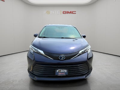 2022 Toyota Sienna LE