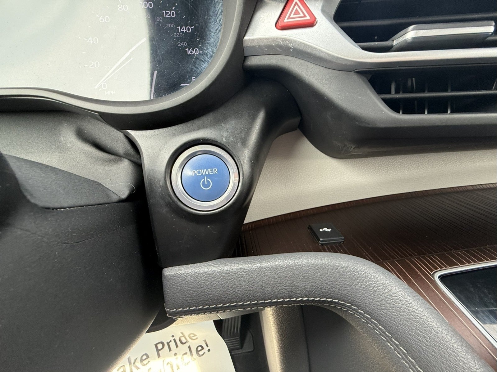 2022 Toyota Sienna LE