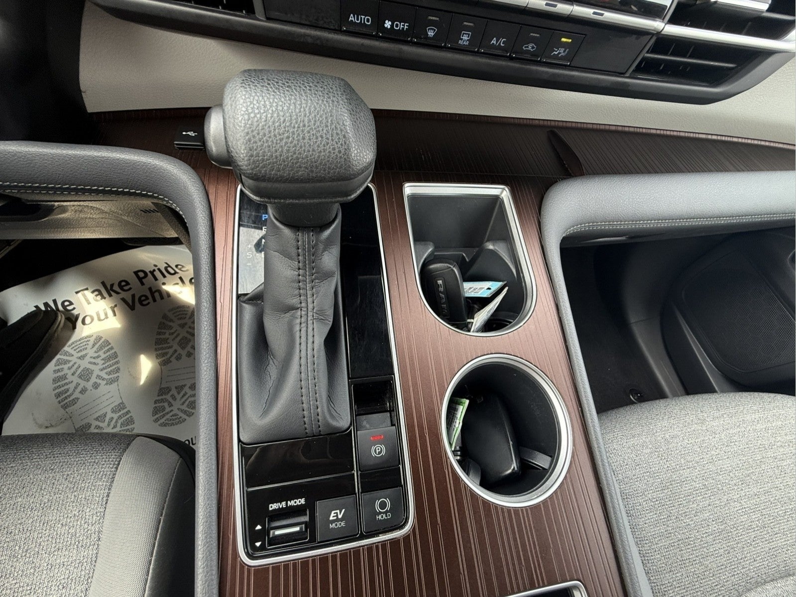 2022 Toyota Sienna LE