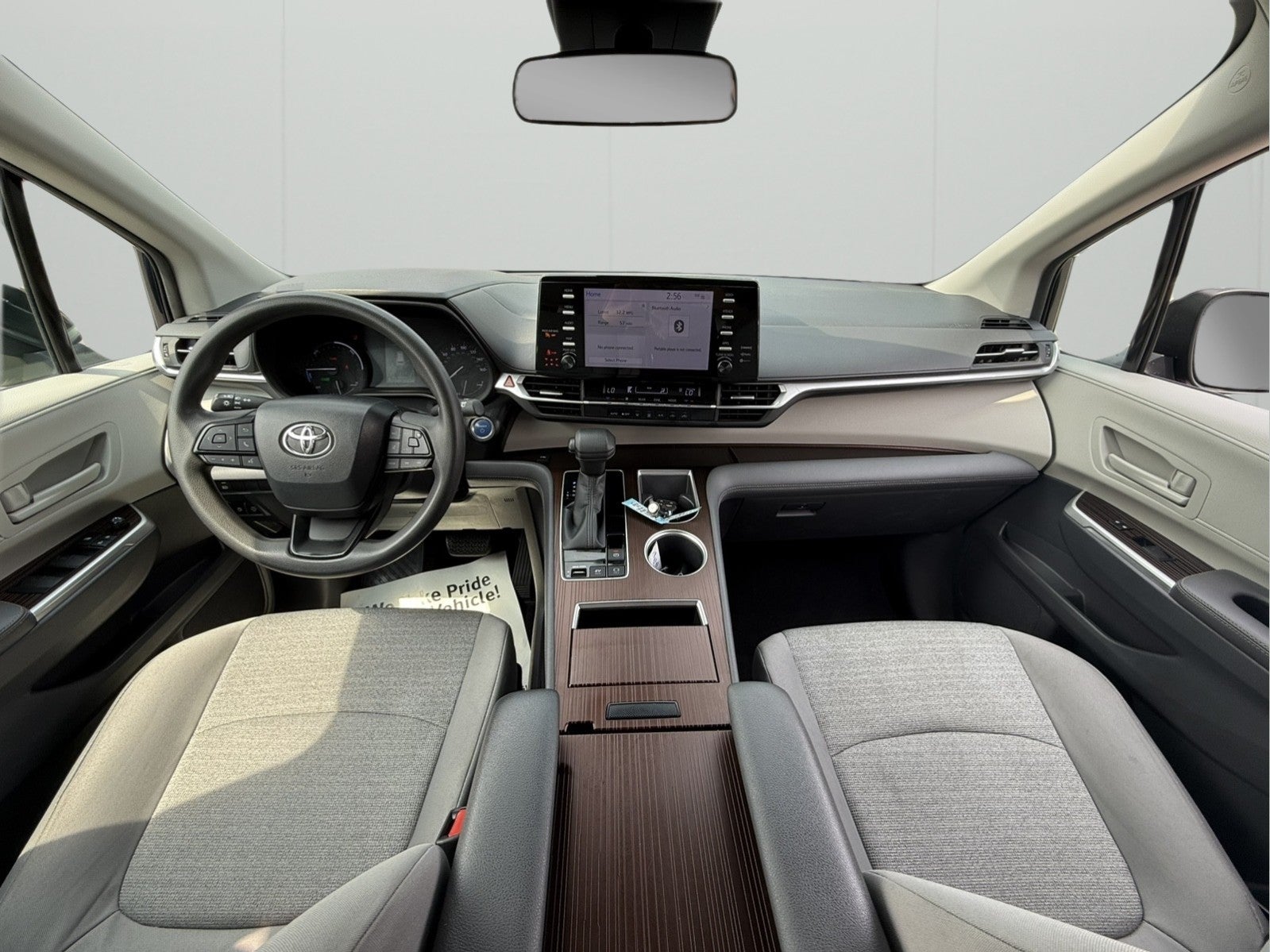 2022 Toyota Sienna LE