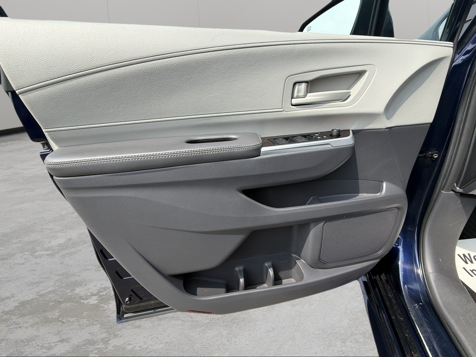 2022 Toyota Sienna LE