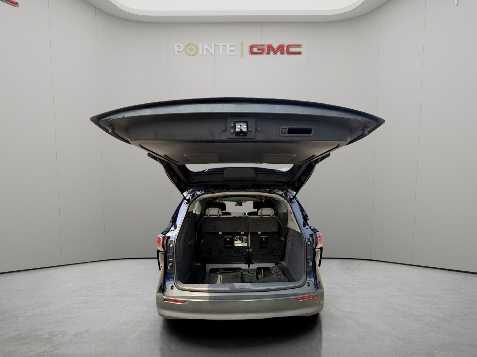 2022 Toyota Sienna LE