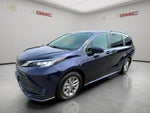 2022 Toyota Sienna LE