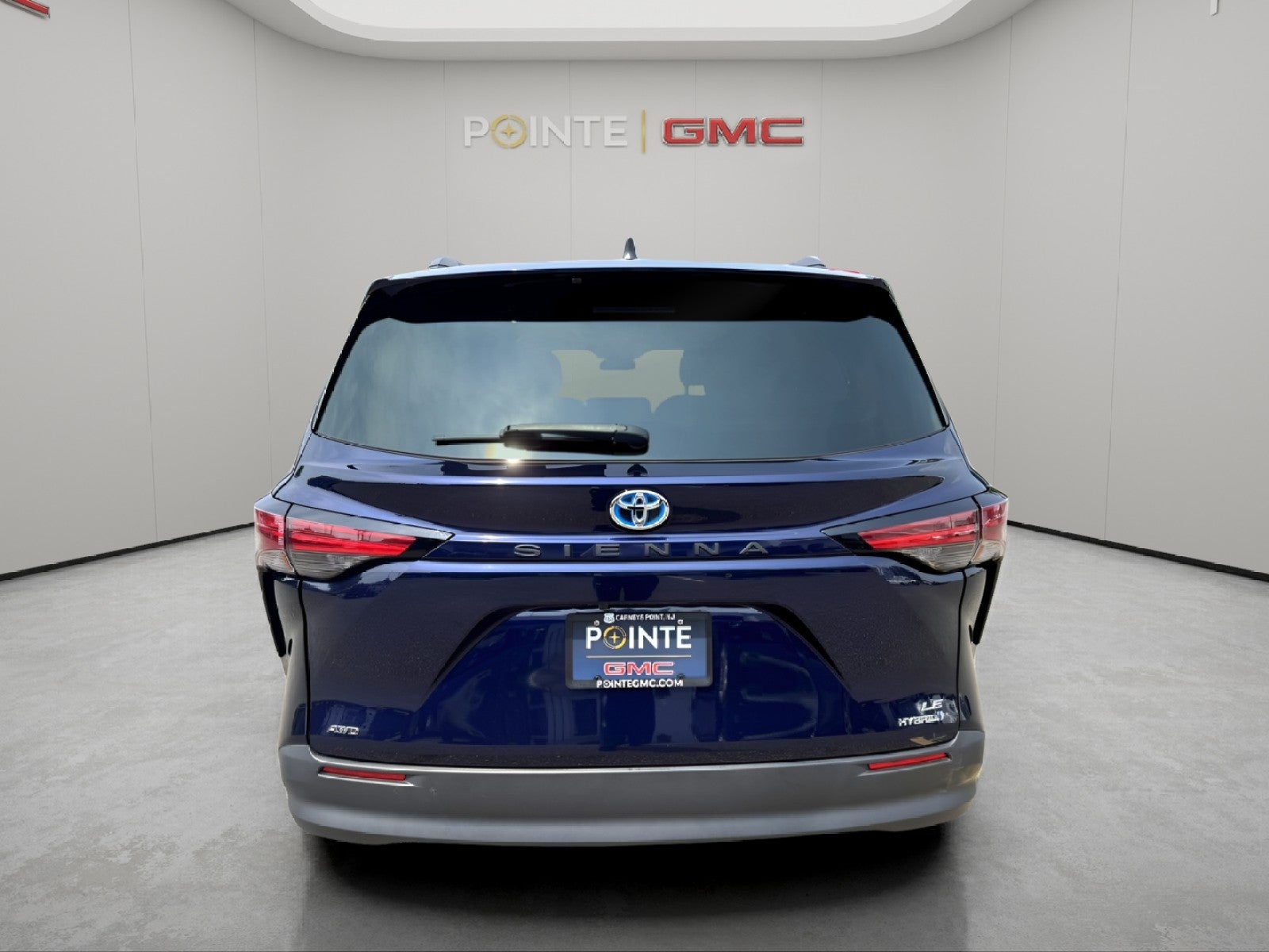 2022 Toyota Sienna LE