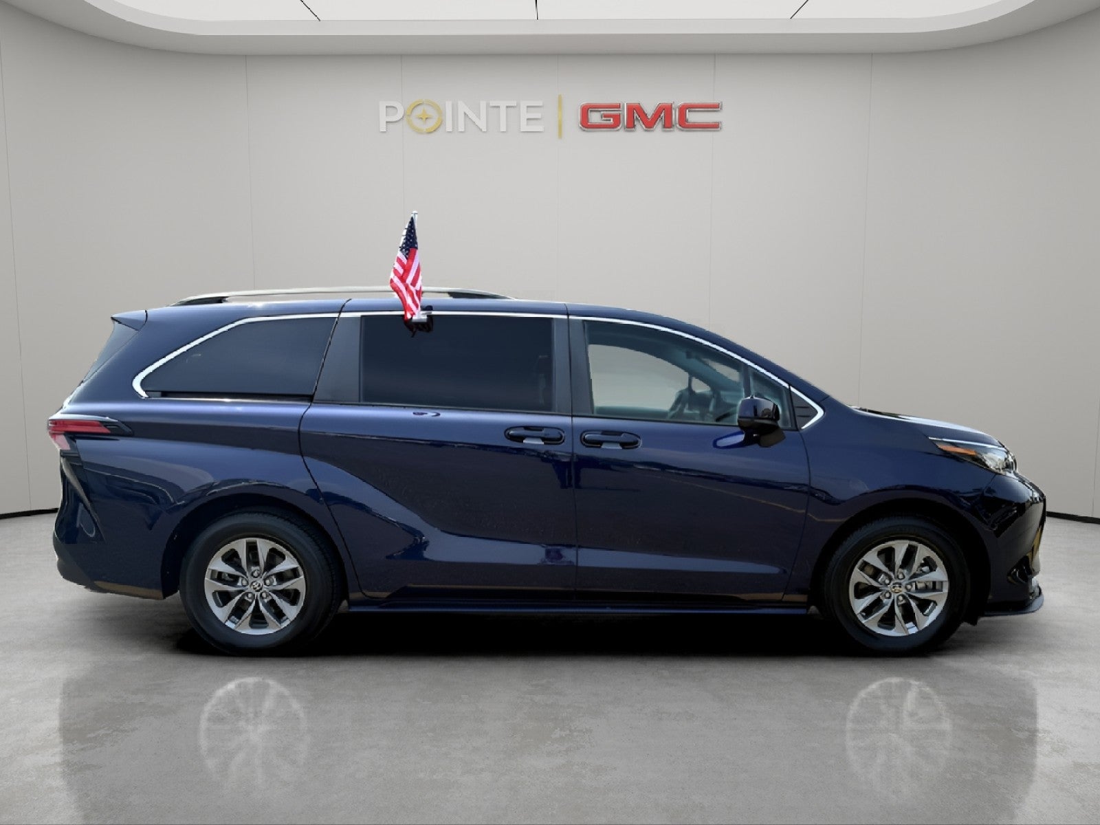 2022 Toyota Sienna LE