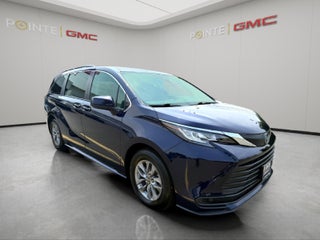 2022 Toyota Sienna LE
