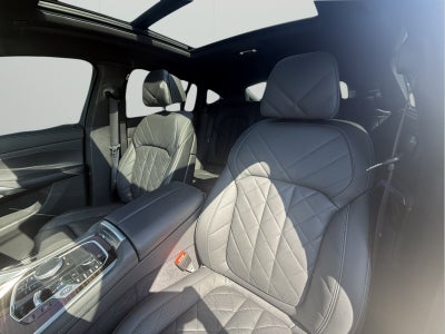 2025 BMW X6 xDrive40i