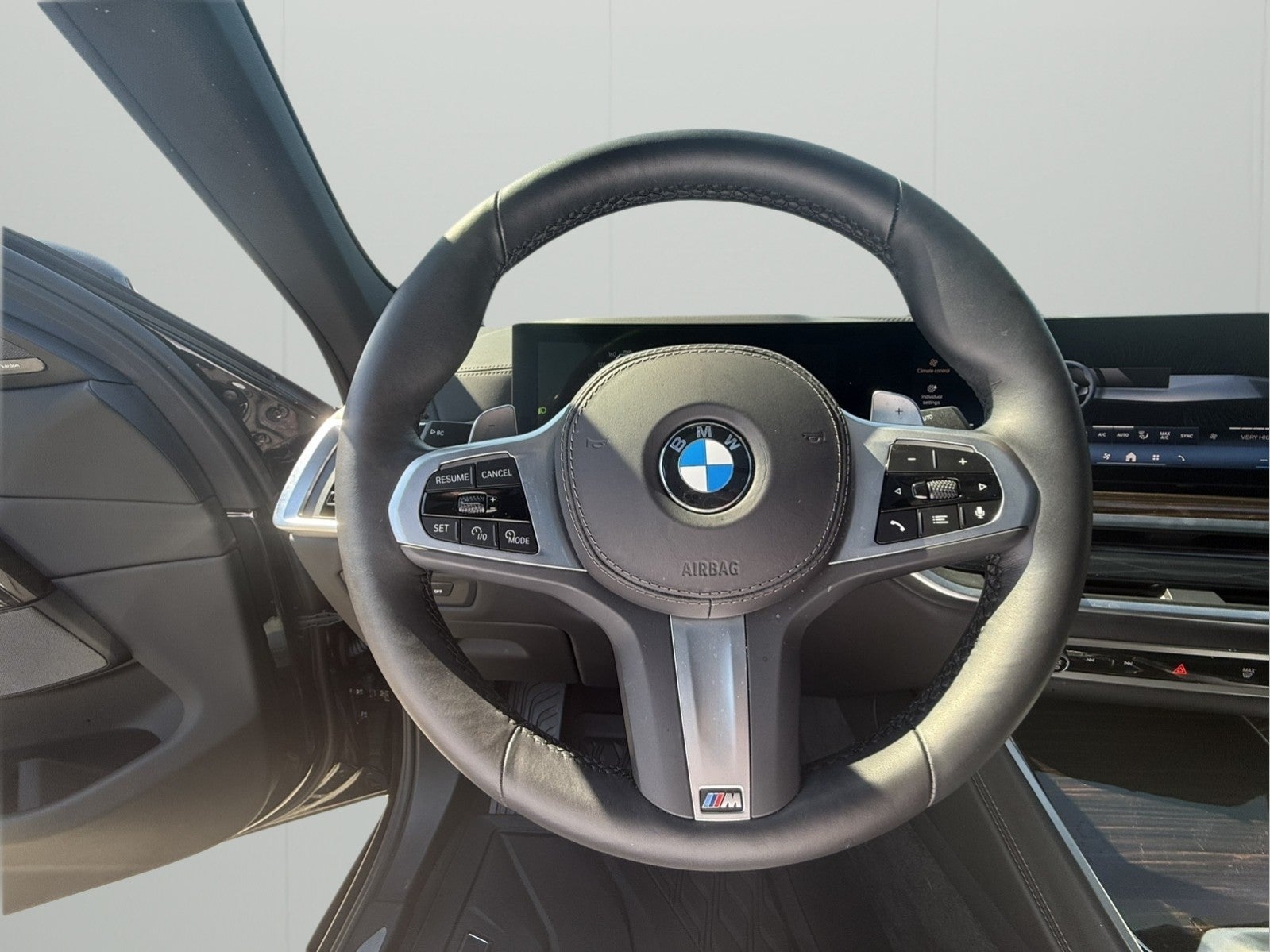2025 BMW X6 xDrive40i