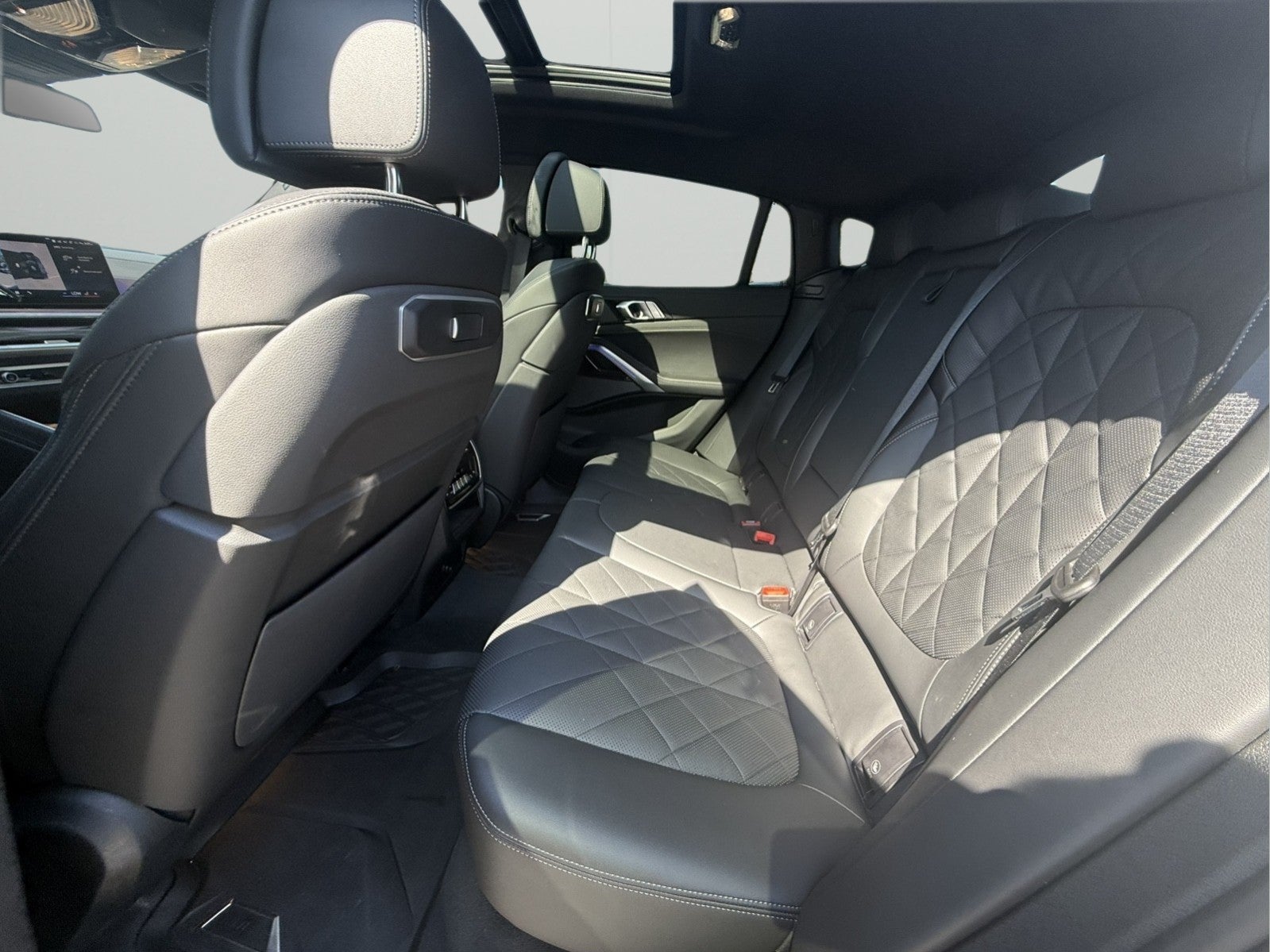 2025 BMW X6 xDrive40i