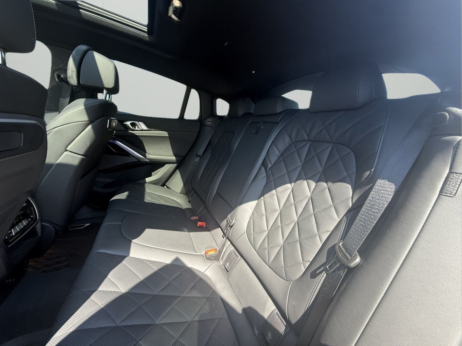 2025 BMW X6 xDrive40i
