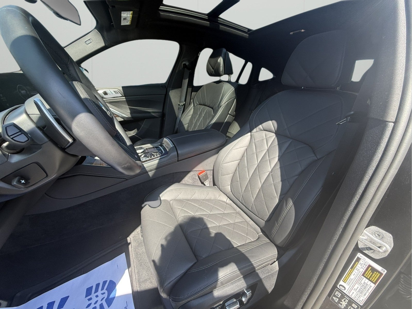 2025 BMW X6 xDrive40i