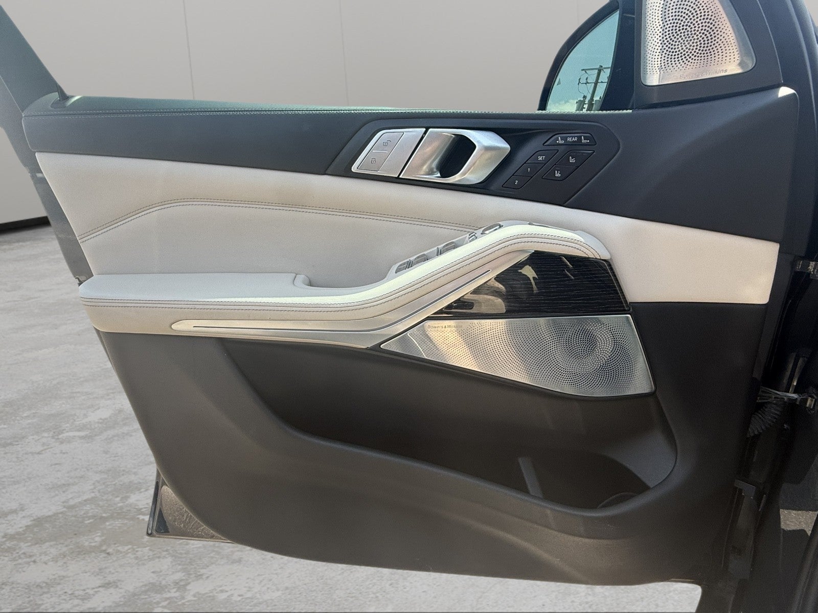 2020 BMW X7 M50i