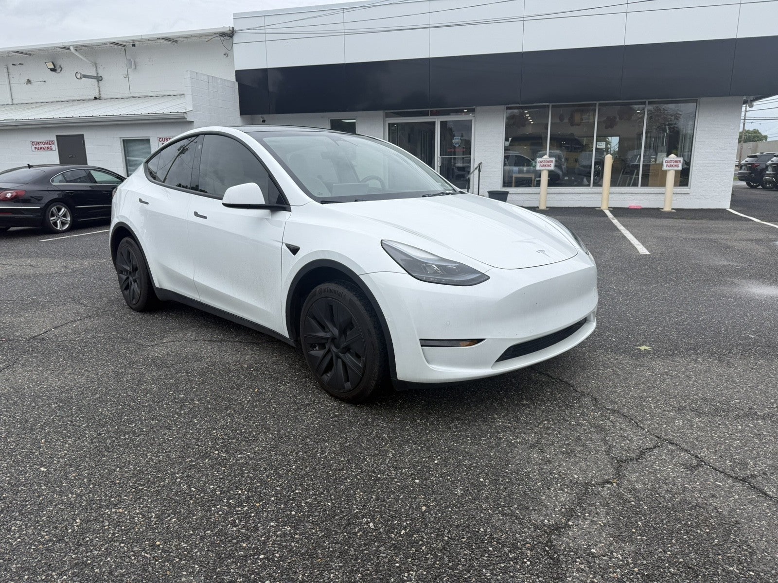 2022 Tesla Model Y Long Range Dual Motor All-Wheel Drive