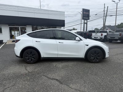 2022 Tesla Model Y Long Range Dual Motor All-Wheel Drive