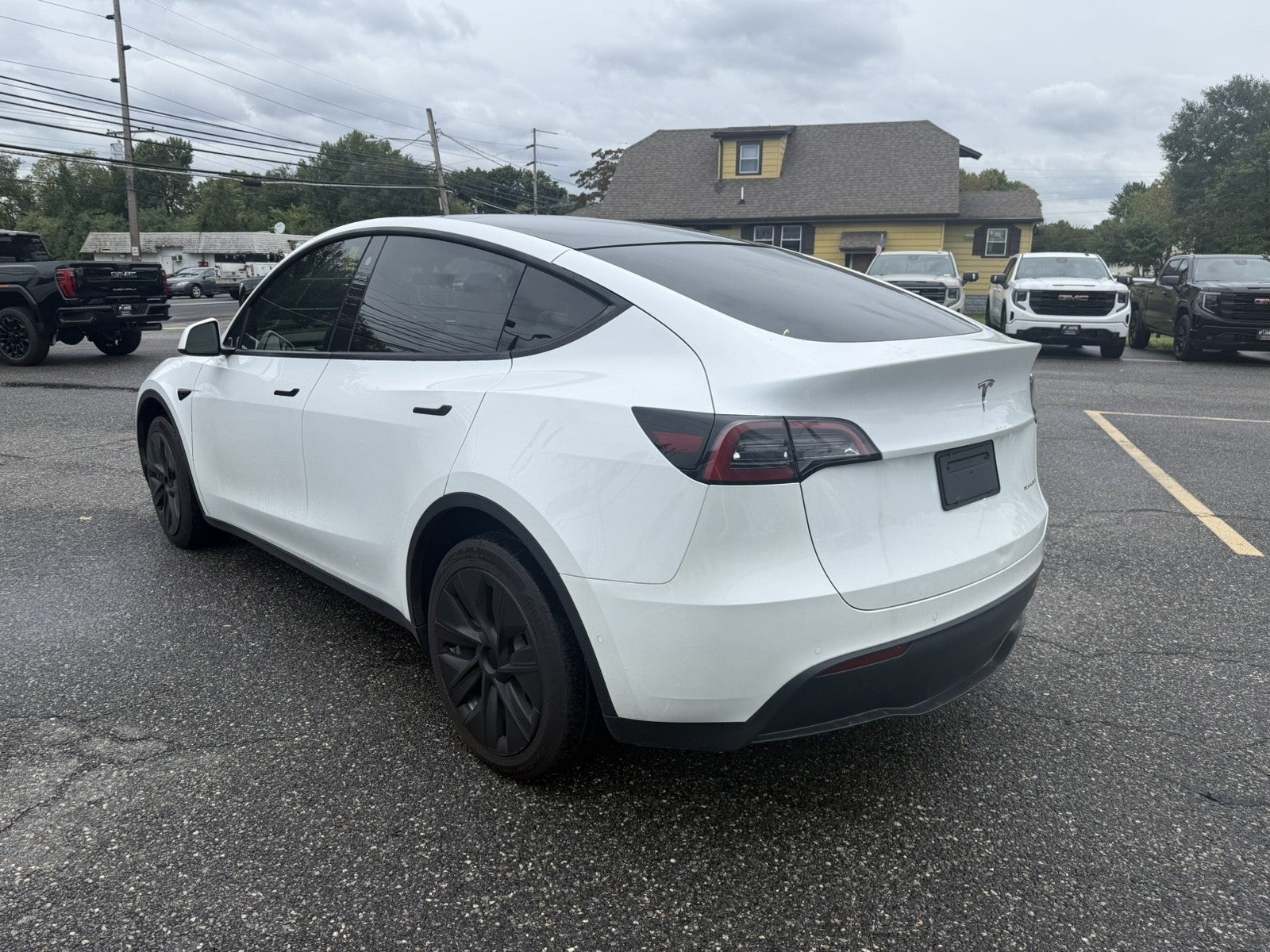 2022 Tesla Model Y Long Range Dual Motor All-Wheel Drive