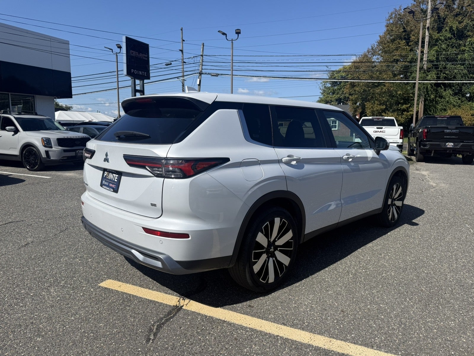 2025 Mitsubishi Outlander SE