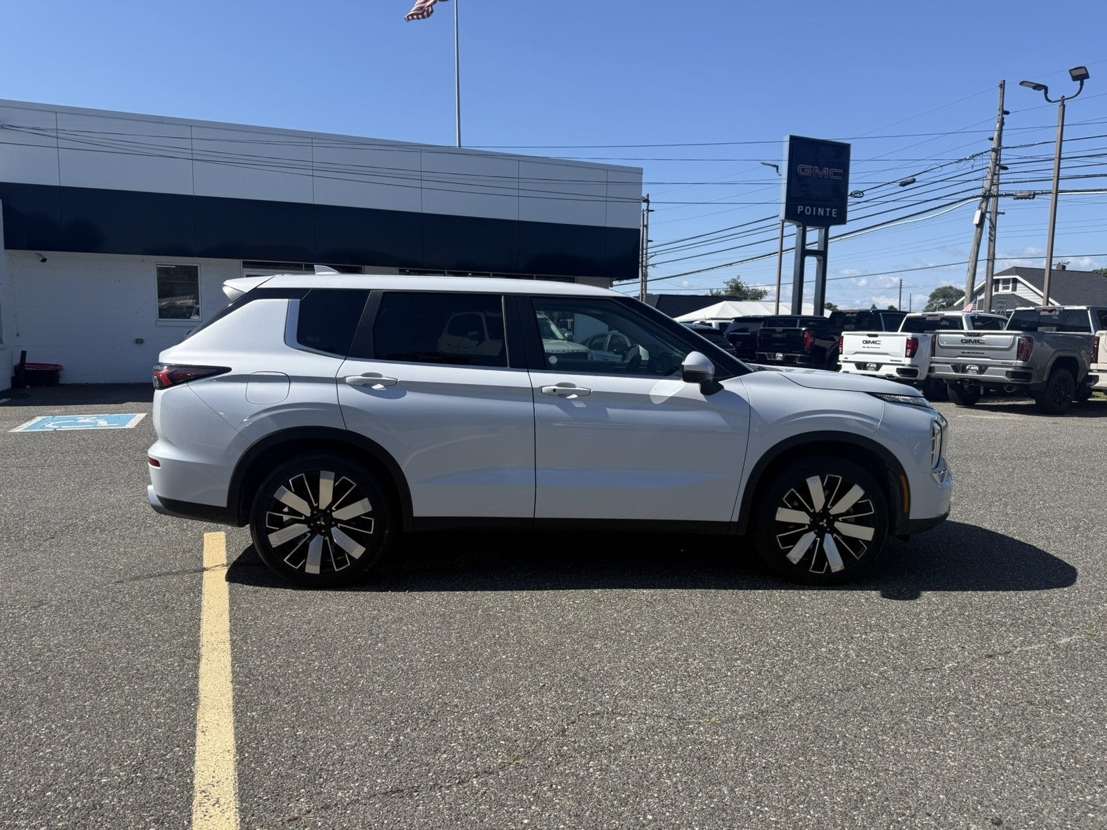 2025 Mitsubishi Outlander SE