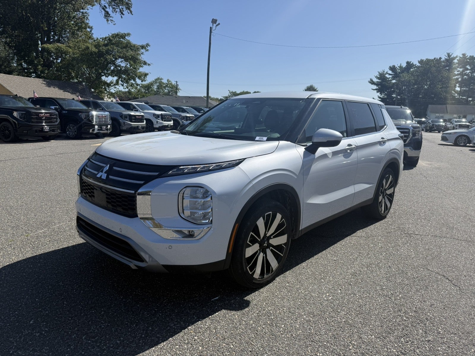 2025 Mitsubishi Outlander SE