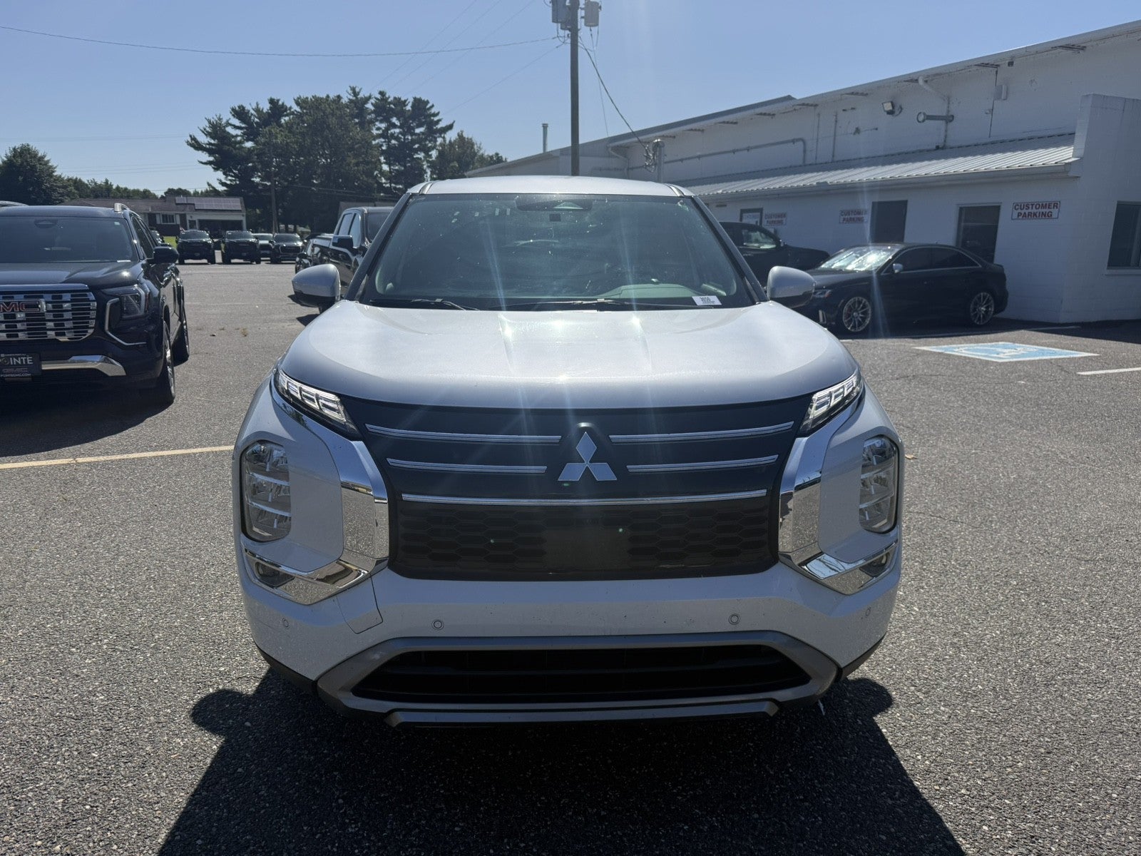 2025 Mitsubishi Outlander SE
