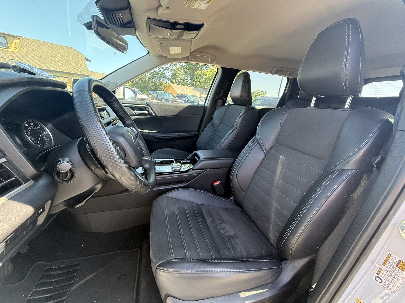2025 Mitsubishi Outlander SE