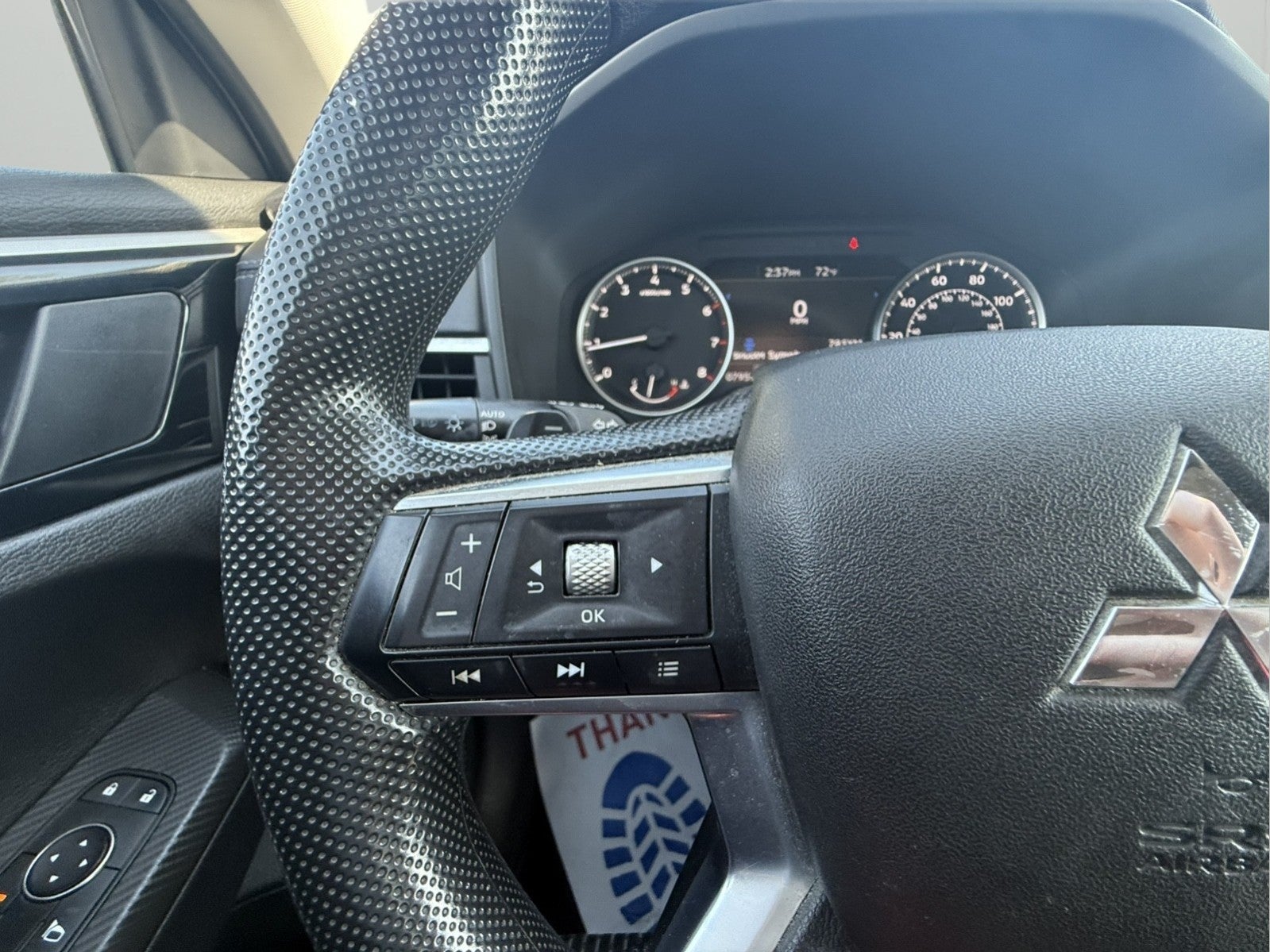 2022 Mitsubishi Outlander ES
