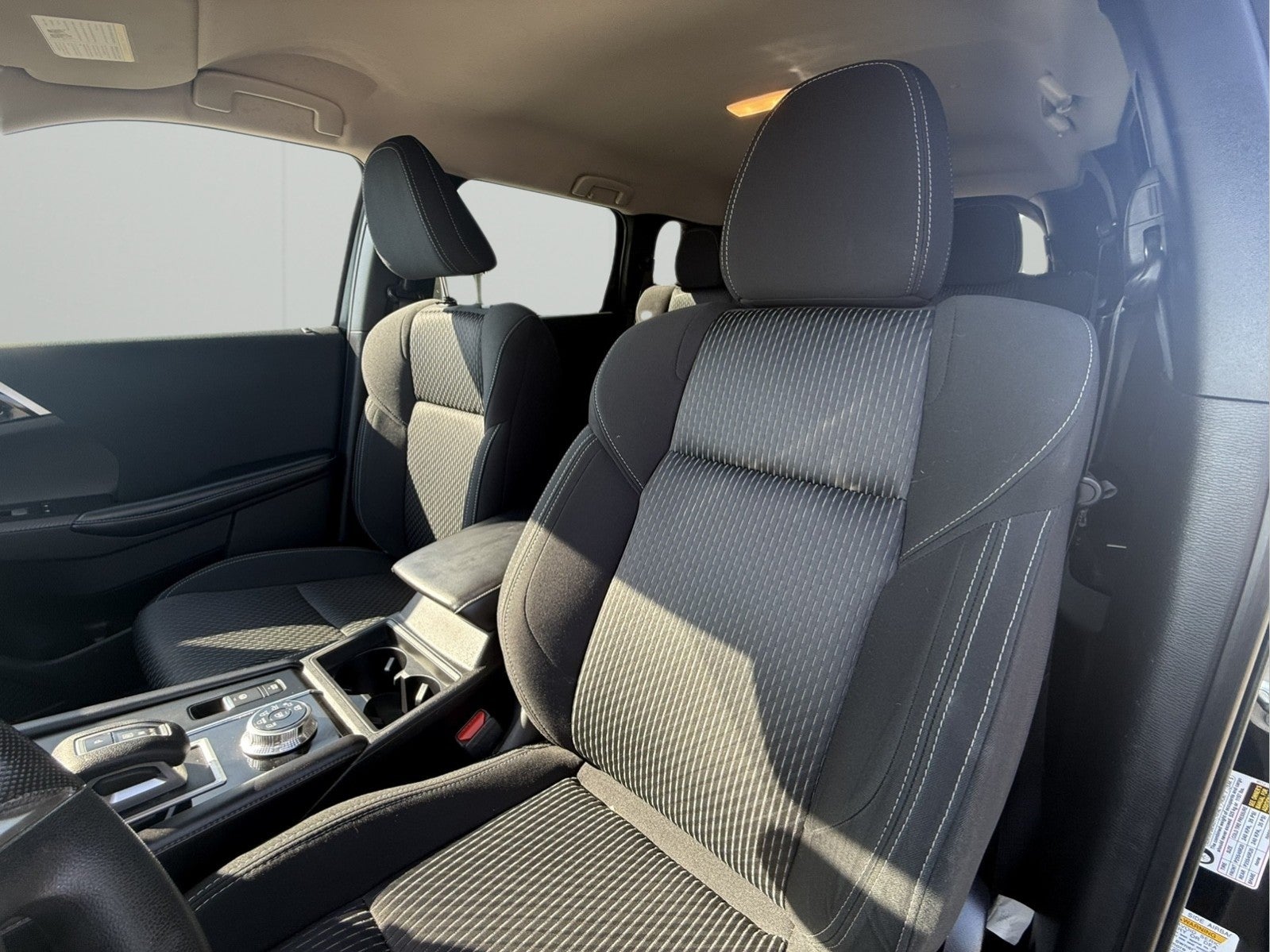 2022 Mitsubishi Outlander ES