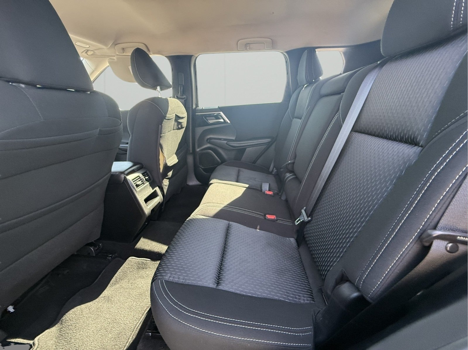 2022 Mitsubishi Outlander ES