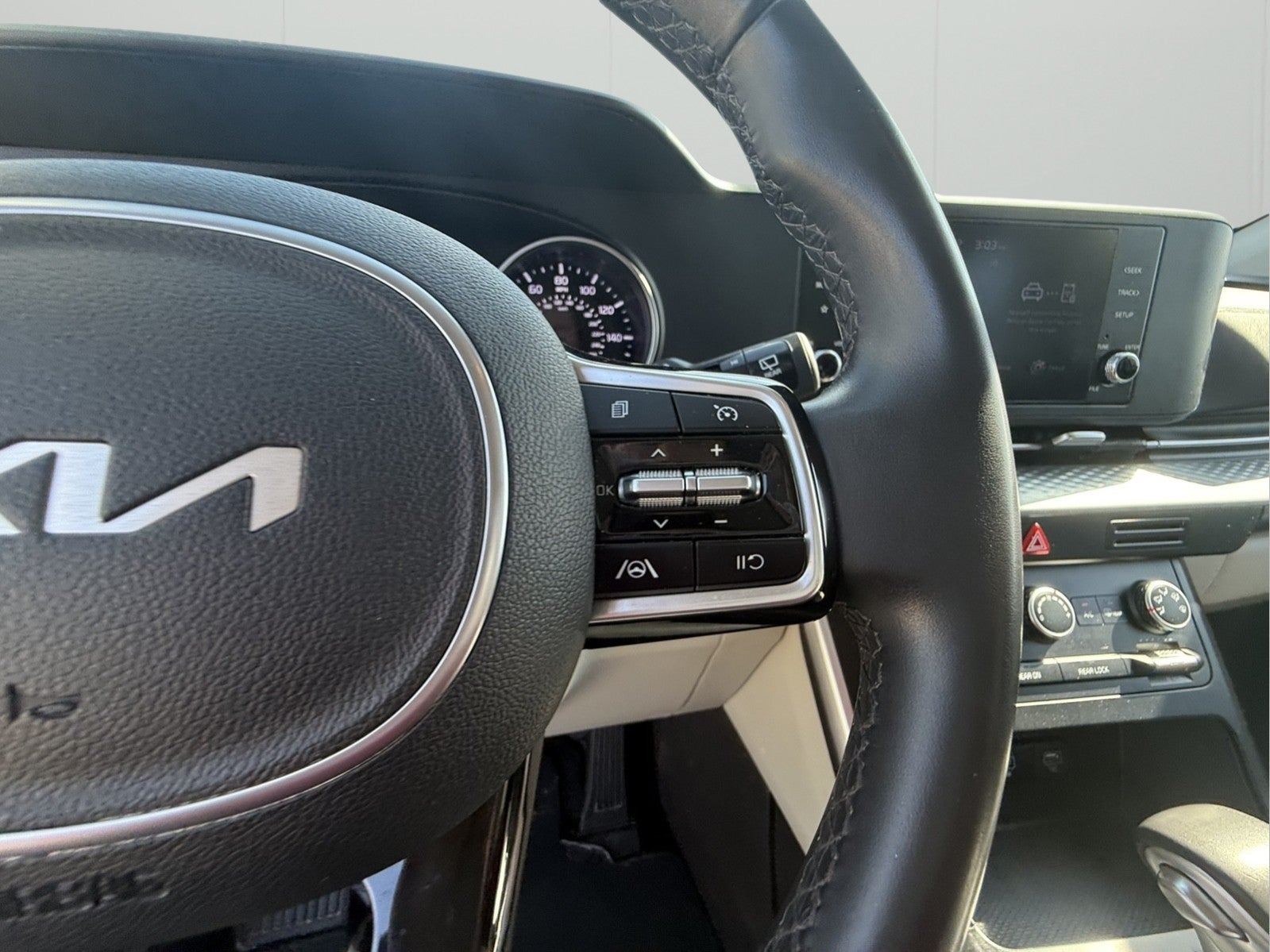 2024 Kia Carnival LX